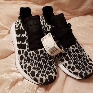 ADIDAS Swift Run 8.5